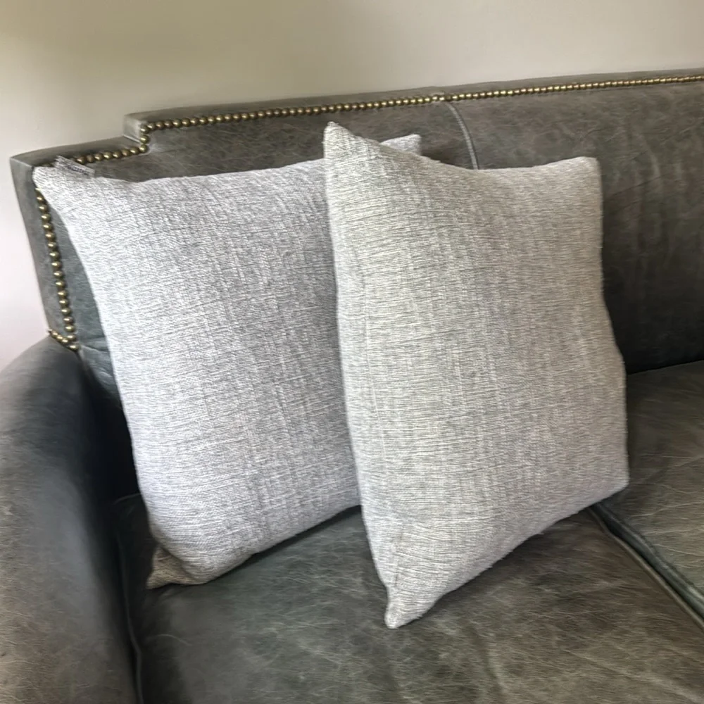 HOME COZY 2p Woven Gray 20”x20” Accent Down Throw Pillow Set Hidden Zipper EUC